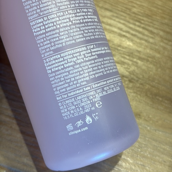 New Clinique clarifying lotion with pump - Picture 4 of 6